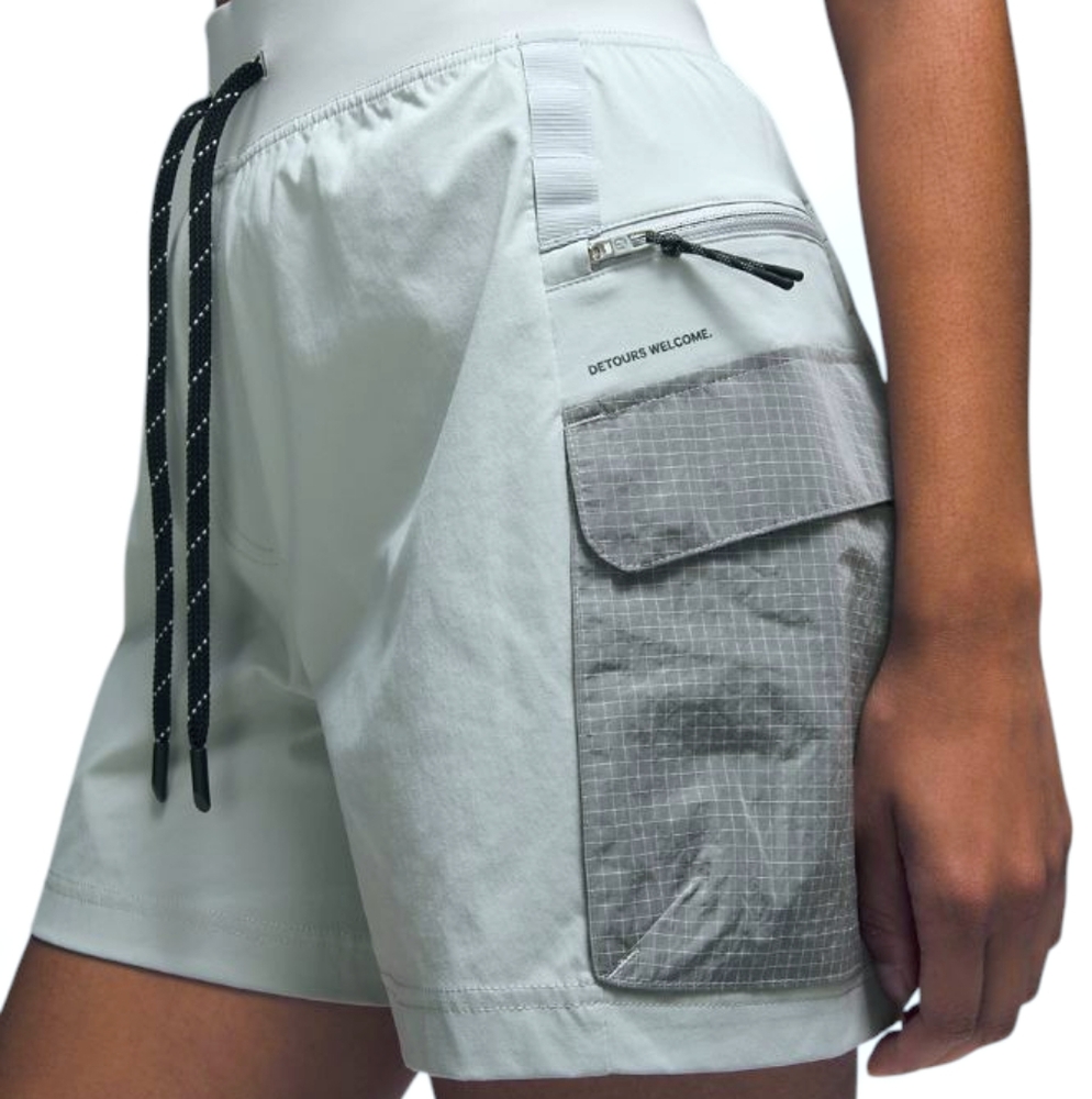 Lululemon Multi-Pocket Cargo Light Gray High Rise Hiking, Running, Gym Size 2
